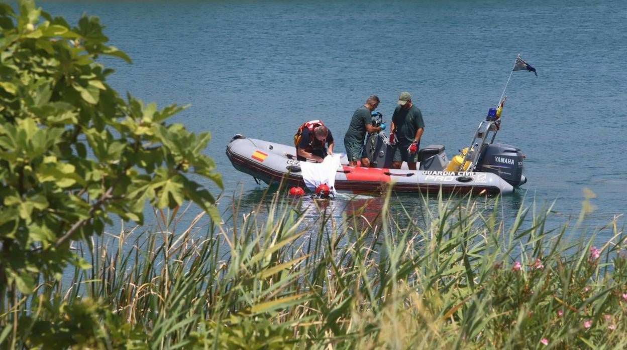 El Hallazgo Del Cuerpo Del Joven Desaparecido En El Lago Azul De