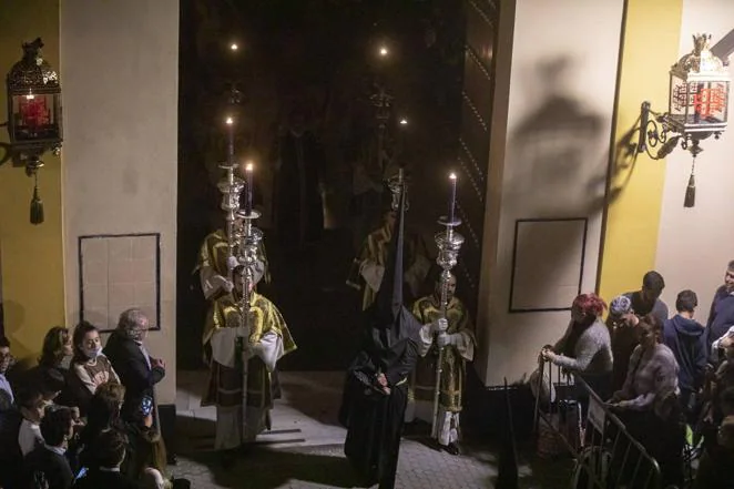 Contemplación y oración del Silencio en la Madrugada de Sevilla