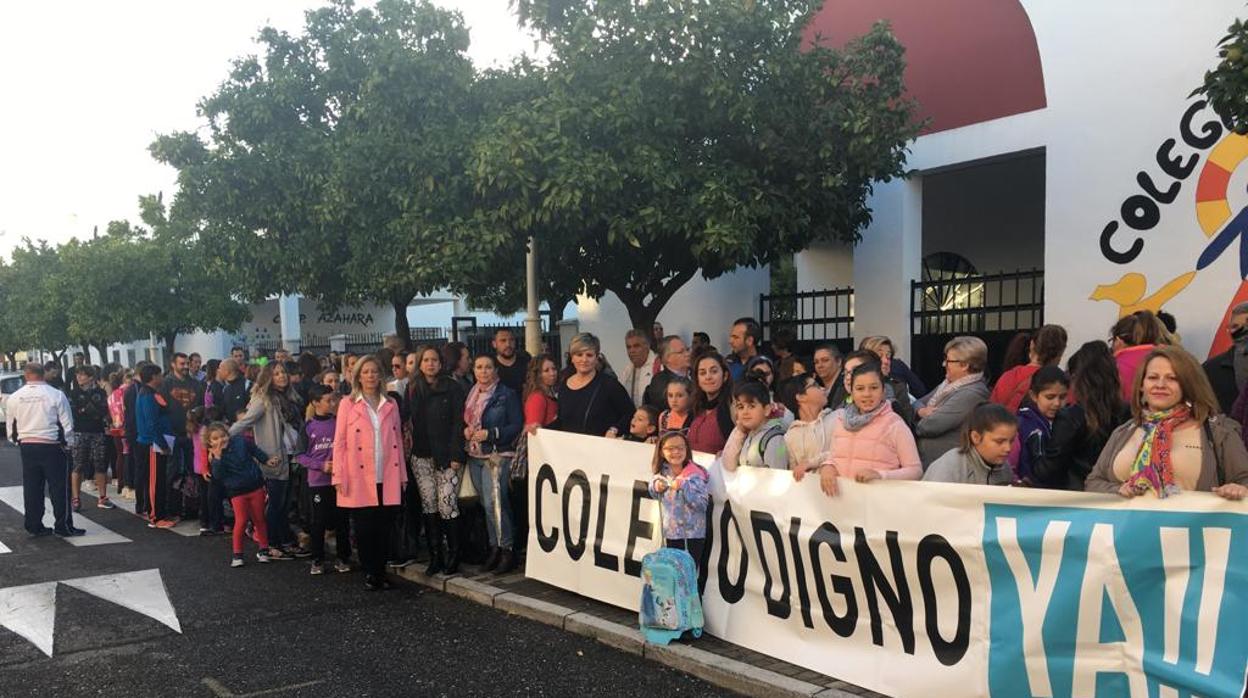 La Lluvia Inunda Un Aula Del Colegio Azahara De C Rdoba Y Los Ni Os Dan