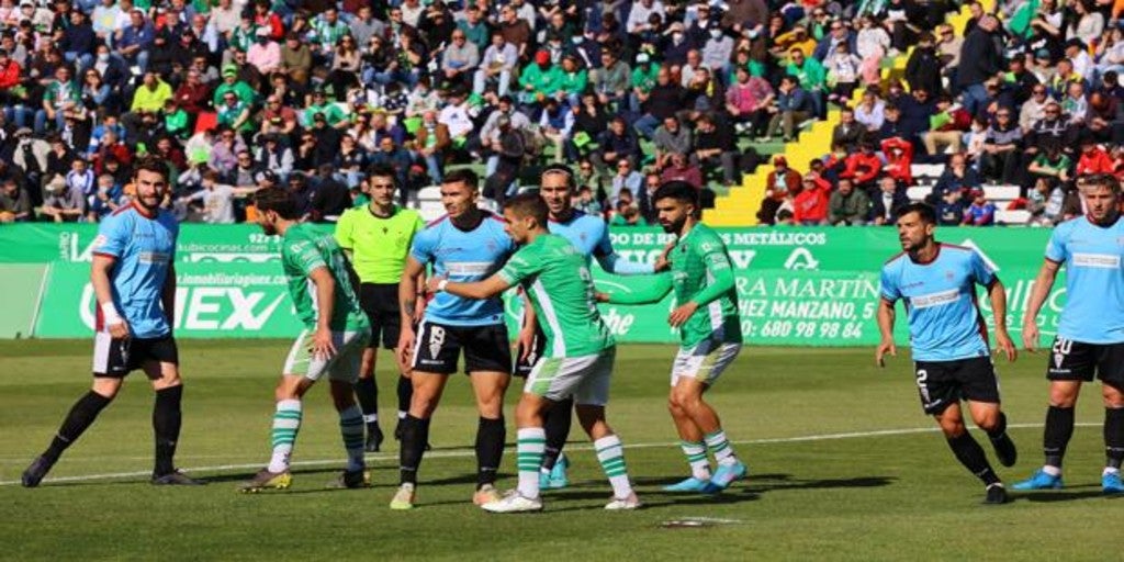 As Est El C Rdoba Cf En La Clasificaci N Del Grupo De Segunda Rfef