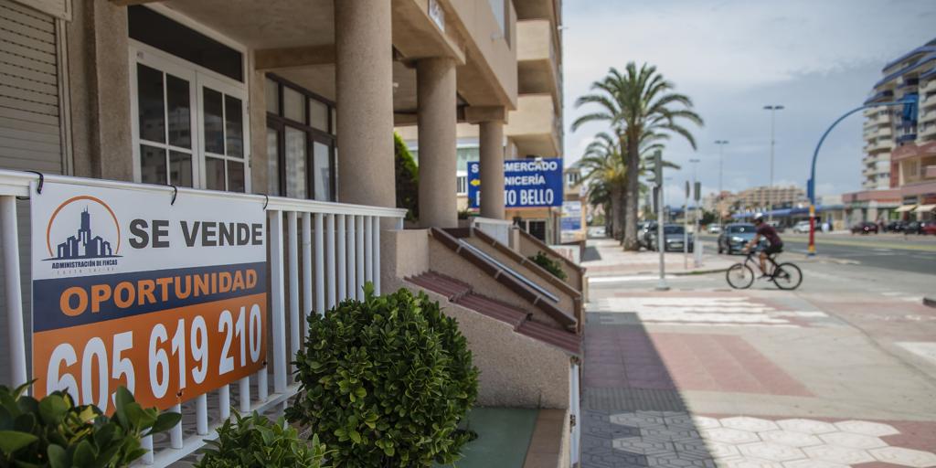 La compraventa de viviendas se desploma un 30 5 en Andalucía en julio