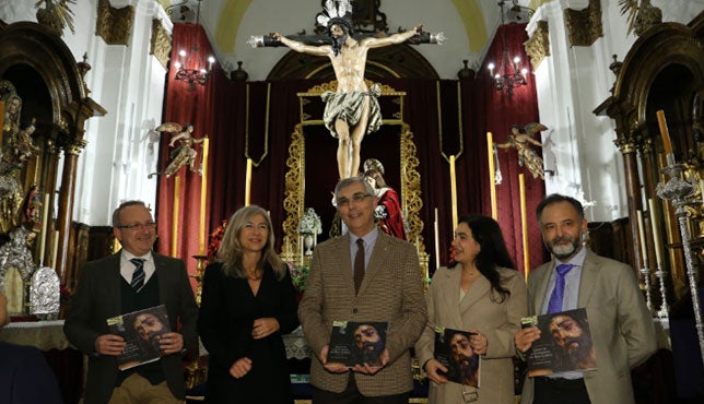 Montserrat Presenta El Libro Sobre El Cuarto Centenario Del Cristo De