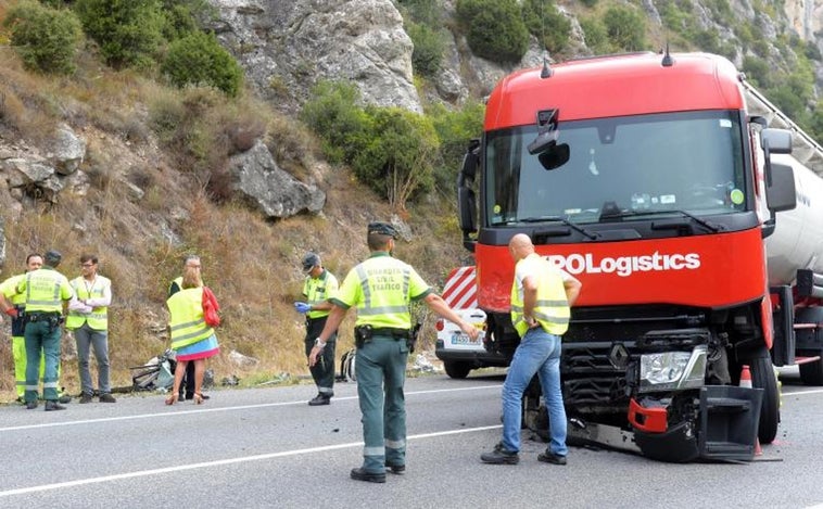 Fallece Un Camionero En Almer A Al Ser Embestido Por Otro Cami N Y Caer