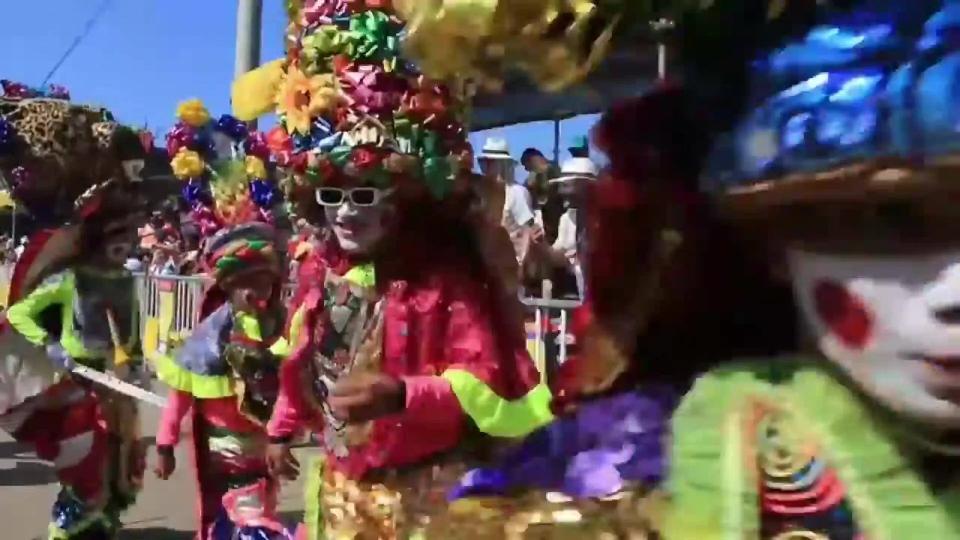 La Cumbia Los Congos Y Garabatos Reinan En La Gran Parada Del Carnaval