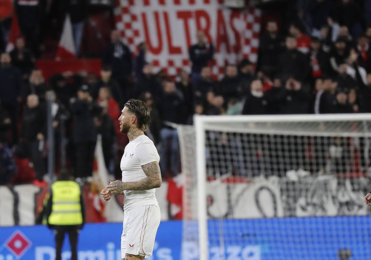 Pitos Desde El Inicio Del Partido Y Tensi N Contra El Palco Al Final