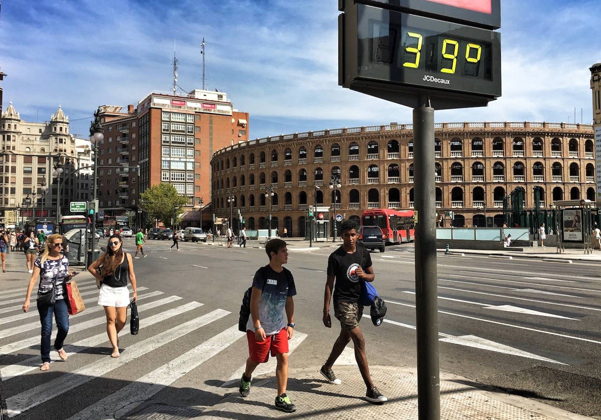 Ola de calor en Valencia la ciudad de bate su récord histórico con 12