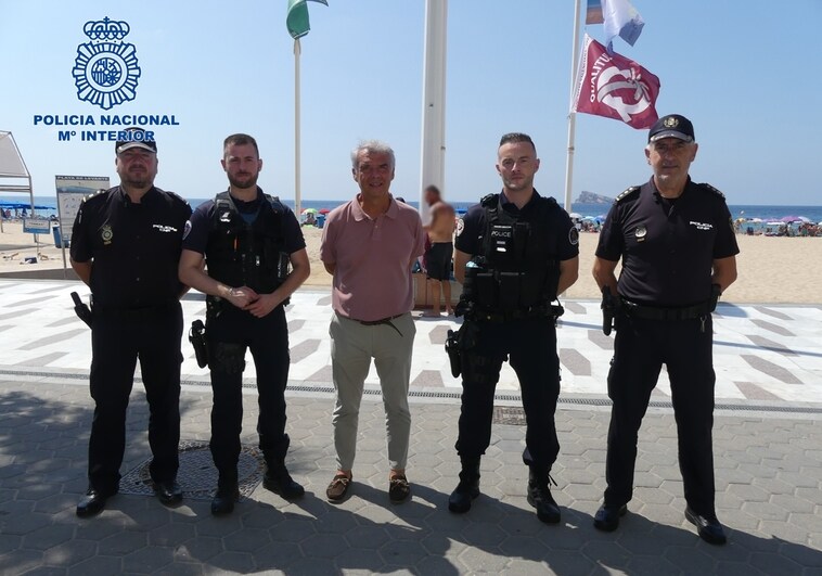 Policías franceses patrullan en Benidorm para garantizar la seguridad