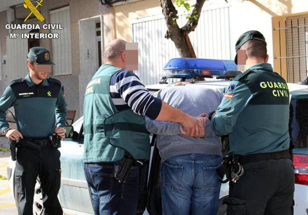 Detenido El Empleado De Una Oficina Bancaria En Albacete Por Estafar