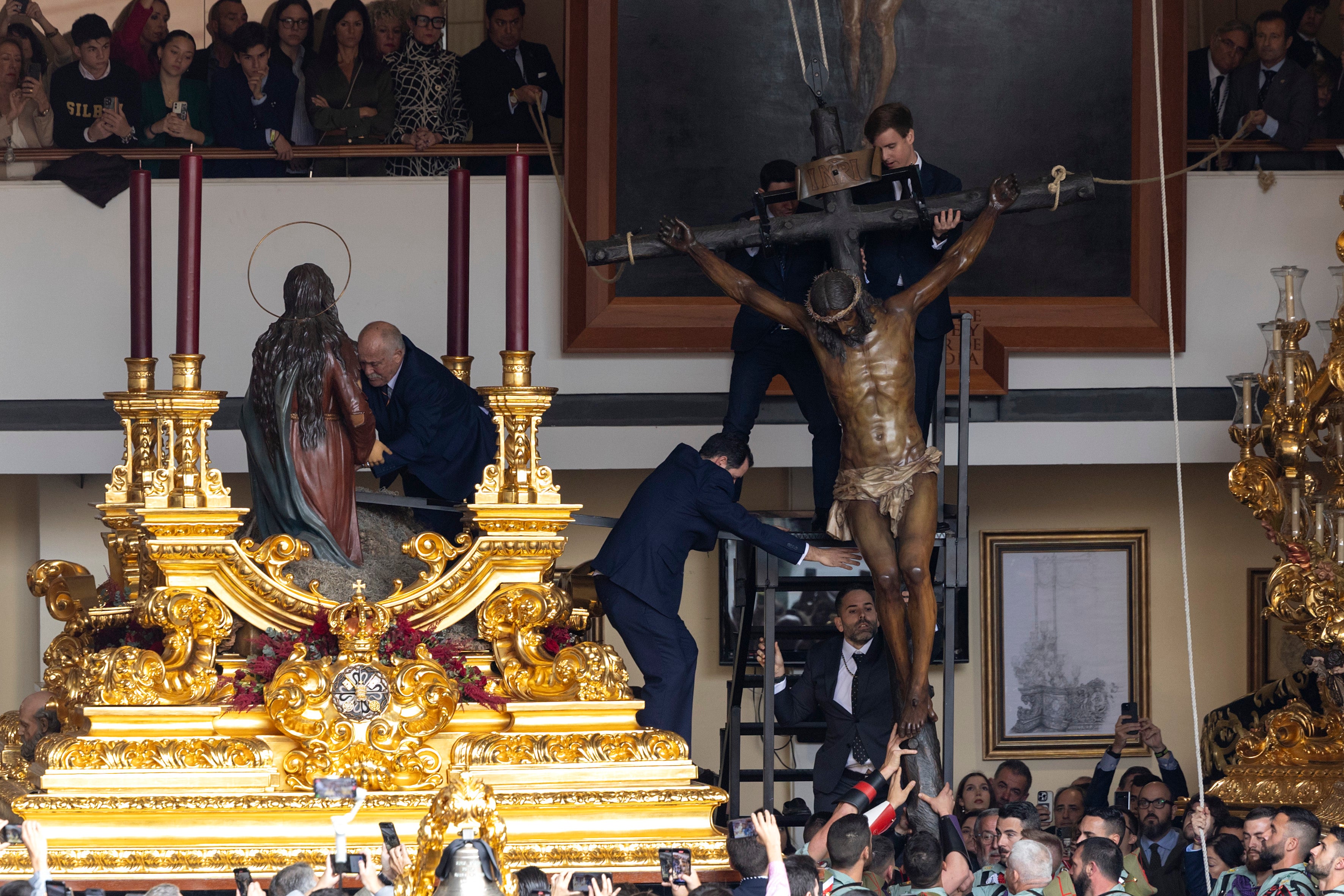 El Desembarco De La Legi N En M Laga Con El Cristo De La Buena Muerte