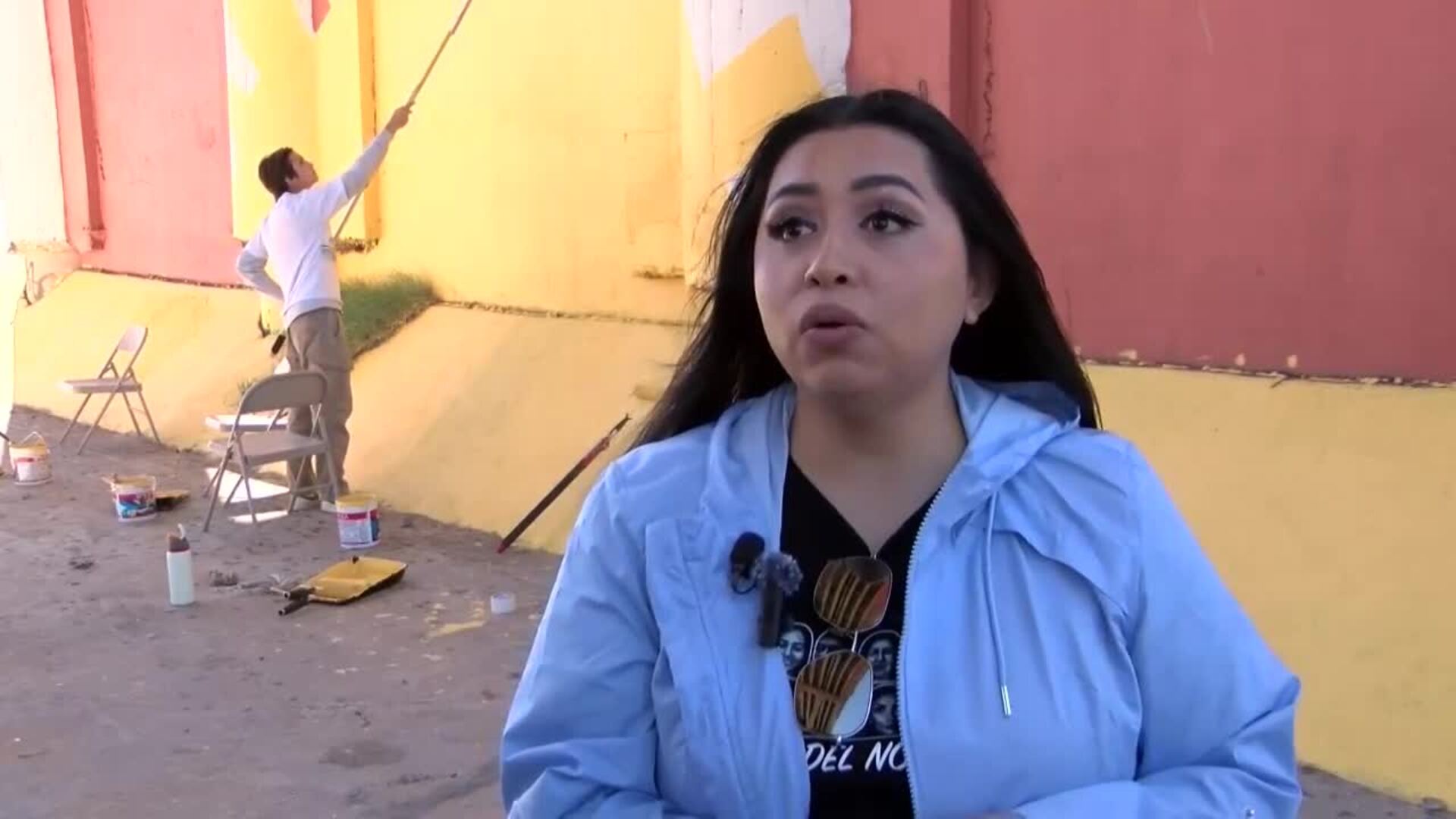 Una Artista Latina Denuncia Las Deportaciones Con Un Mural En La Frontera