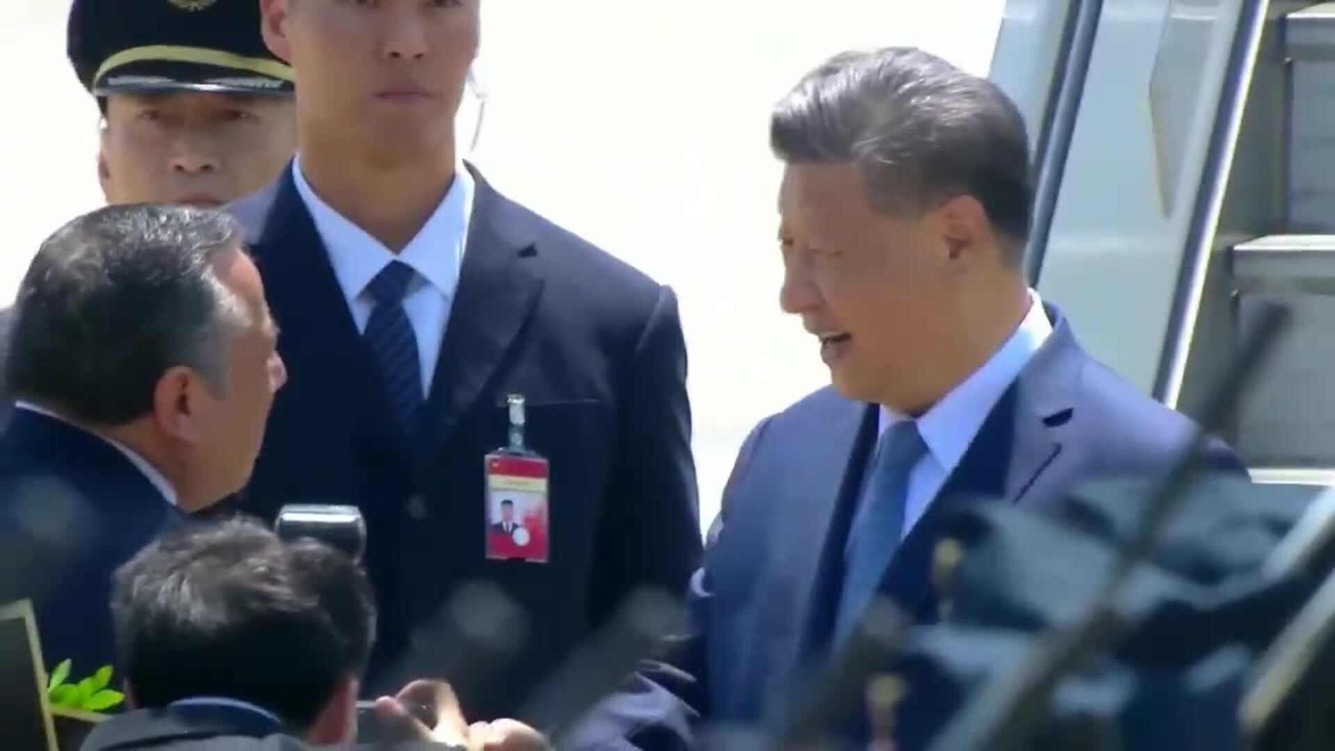 Xi Jinping llegó a Lima para participar en la cumbre APEC y hacer una