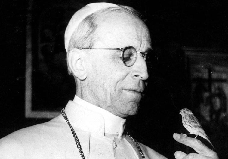 El embalsamador corrupto que hizo que el cadáver de un papa explotara en su ataúd