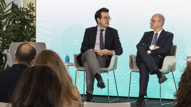 José Miguel Herrero, director general de Industria Alimentaria del Ministerio de Agricultura, Pesca y Alimentación, e Ignacio García Magarzo, director general de Asedas