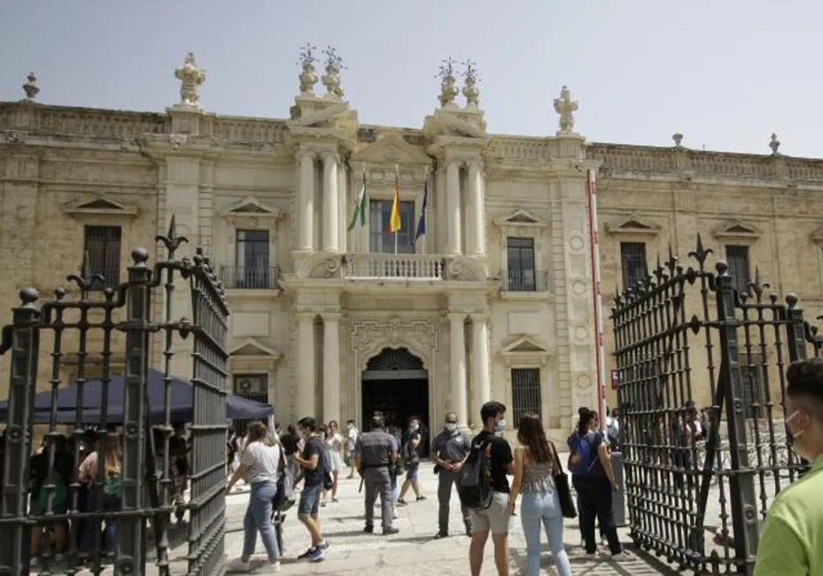 Los Profesores Precarios De La Universidad De Sevilla Se Unen Para