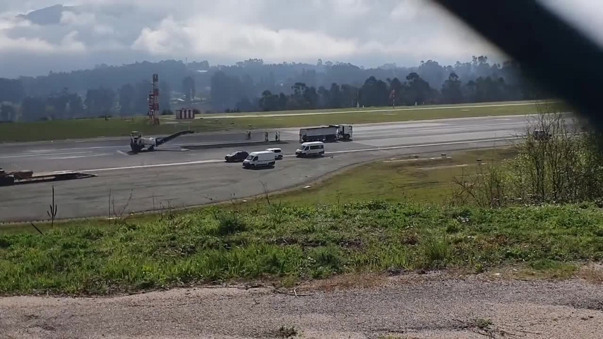 Aena Contin A La Reparaci N De La Pista Del Aeropuerto De Vigo