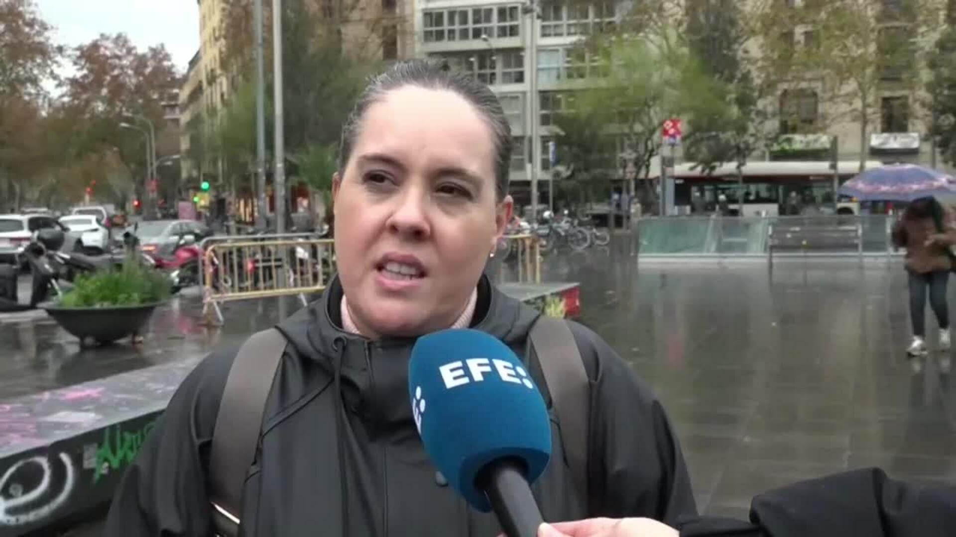 Los Barceloneses Reciben Con Alegr A Las Lluvias Pero Se Preparan Para