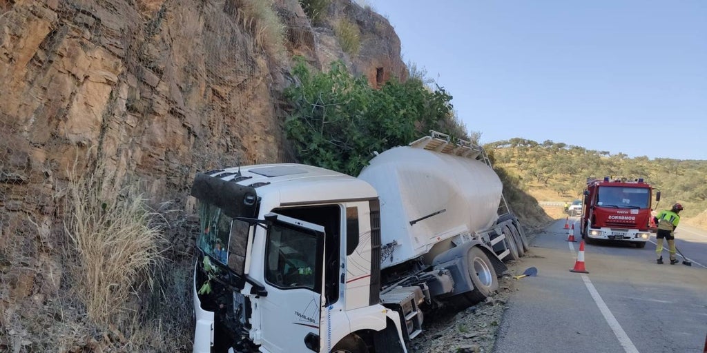 Herido El Conductor De Un Cami N Tras Salirse De La V A En Cumbres De