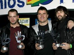 El Grupo El Canto Del Loco Se Hace Con Los Cinco Trofeos A Los Que