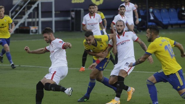 FOTOS: El partido Cádiz CF-Sevilla, en imágenes