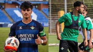 Juan Cruz y José Alonso Lara, jugadores del Betis Deportivo