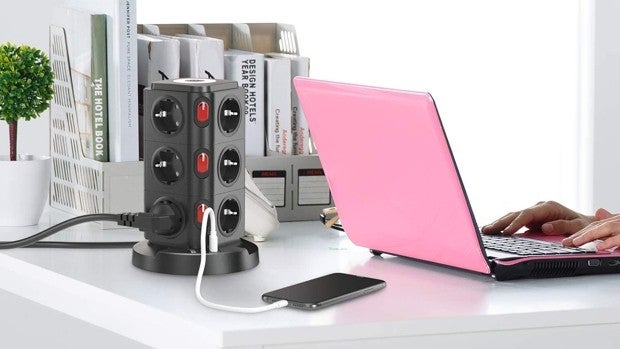 Sube en prestaciones de carga con una torre de enchufes USB
