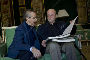 Gerard Mortier y Charles Wuorien durante un desayuno en el Teatro Real de Madrid...