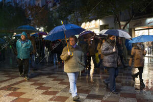 Gente de compras por el centro de Madrid