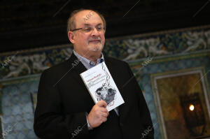Entrevista al escritor Salman Rushdie