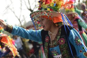 Celebración del carnaval boliviano de Oruro en el barrio de Usera