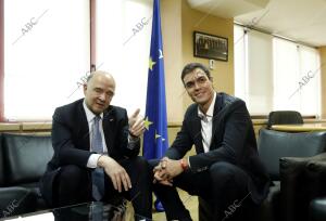 Reunión de Pedro Sánchez con el comisario europeo de Asuntos Económicos y...