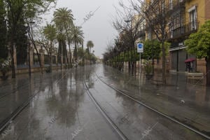 Calles vacías con lluvia, a consecuencia del decreto de estado de alarma y la...