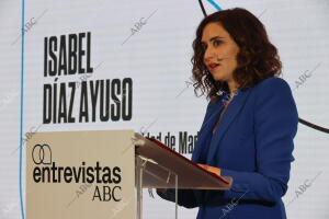 Desayuno informativo y entrevista con la presidenta de la Cam, Isabel Díaz Ayuso