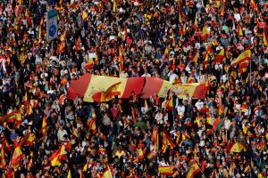 Concentración del Foro España Cívica contra la amnistía en Cibeles