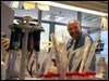 El doctor Manuel Perucho, en su laboratorio del nuevo centro oncológico / Job Vermeulen