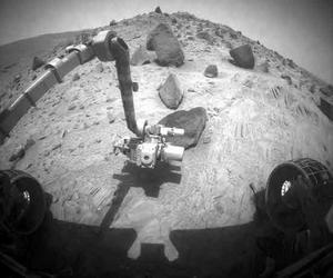 El Spirit, atrapado en Marte, consigue moverse por primera vez en cinco meses