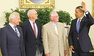 El primer hombre en la Luna arremete contra Obama