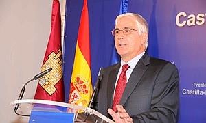 Barreda remodela su Gobierno y suprime tres consejerías