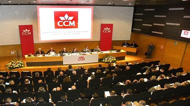 La Asamblea de CCM aprueba su integración en Cajastur como Banco