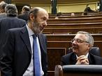 Hemiciclo semivacío y una consigna en el PSOE: Rajoy falta por su «mal perder»
