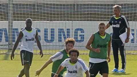 Mourinho entrena con 7 jugadores del filial