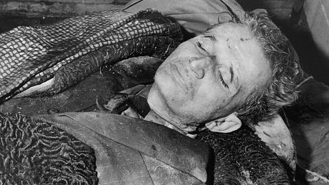 Exhumados los restos de Ceaucescu y su mujer