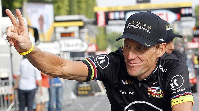 Armstrong, citado a juicio en Los Ángeles
