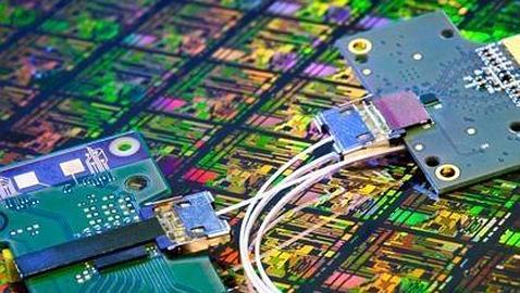 Intel desarrolla un enlace fotónico a 50 Gbps