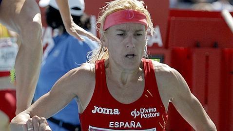 Marta Domínguez, plata en 3.000 obstáculos, primera medalla para España