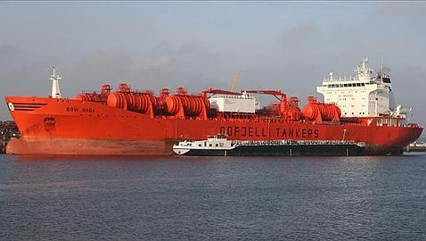 Una fragata española salva a un buque noruego de los piratas