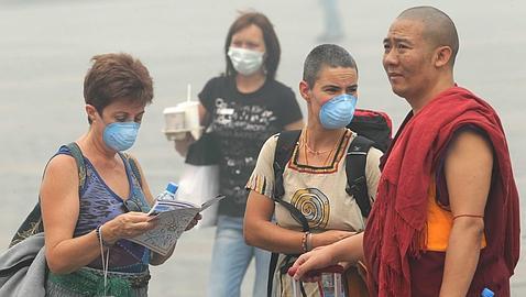 Rusia comienza a evacuar sus embajadas ante el acoso de las llamas