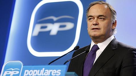 Pons acusa al Gobierno de usar al Rey como ministro de Exteriores