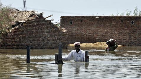 Cruz Roja reclama ayuda urgente para los afectados por las inundaciones en Pakistán