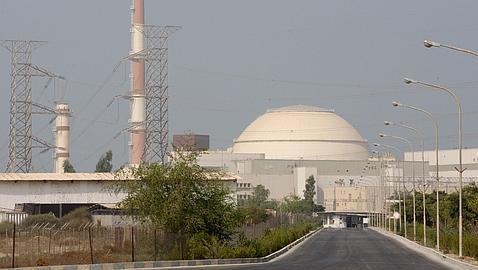 Irán pone en marcha la central nuclear de Bushehr