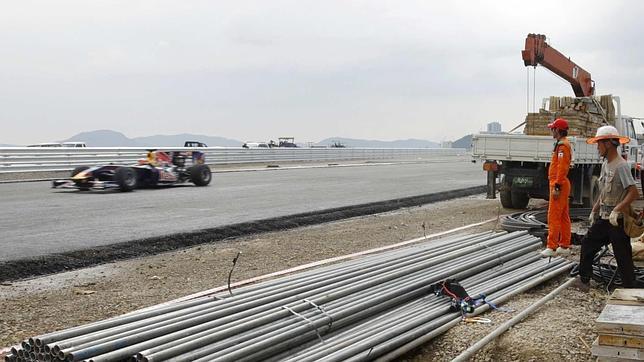 El circuito de Corea se estrena entre grúas y hormigoneras